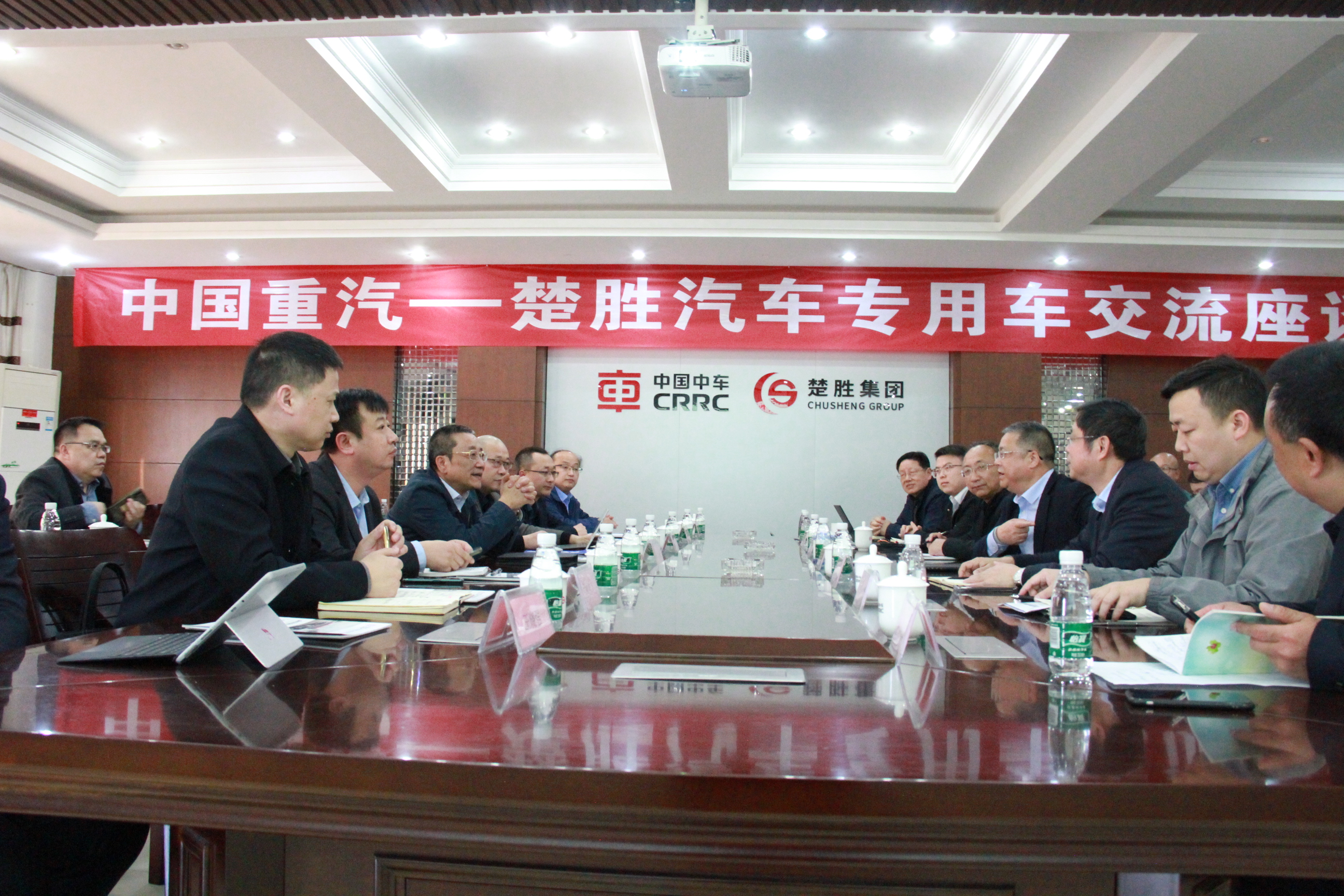 中國重汽集團(tuán)總經(jīng)理、黨委副書記蔡東一行蒞臨楚勝汽車集